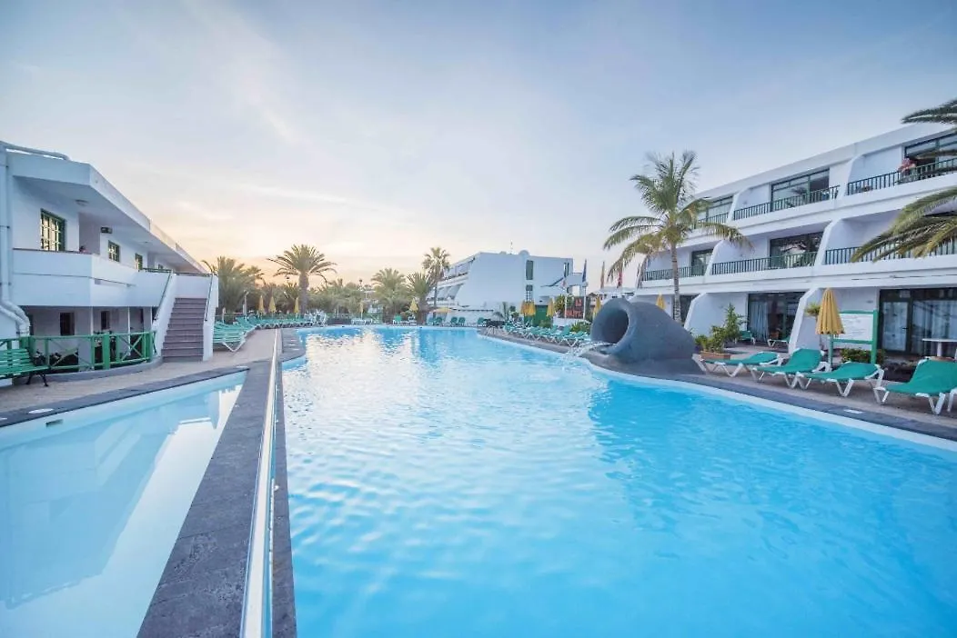 Central Location In A Great Complex With 300Mbps Internet Puerto del Carmen  Hotel apartamentowy Puerto del Carmen (Lanzarote)